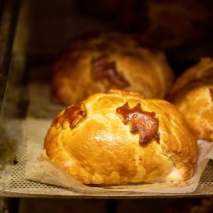 Le jambon en croute à sa sortie du four